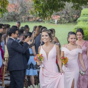 madrinhas-vestido-rosa-claro-cortejo-cerimonia-casamento-campo-dia-interior-sp-indaiatuba-600x400