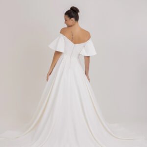 b0106-simone-1706x2560