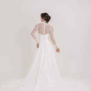 b0109-julia4-1706x2560