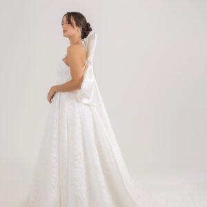 b0115-elana2-1706x2560
